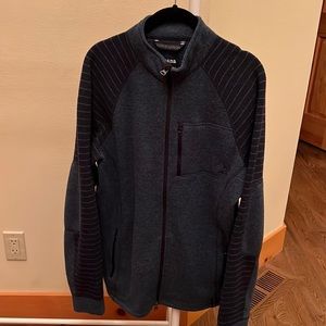Men’s Prana zip up cardigan with side zippered pockets and zippered chest pocket
